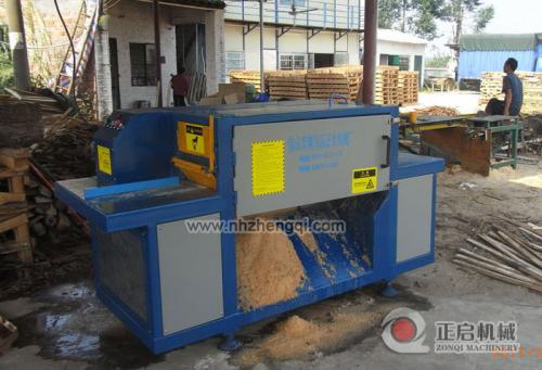 廣東省-肇慶市-四會縣-鋸桉木機加工現場