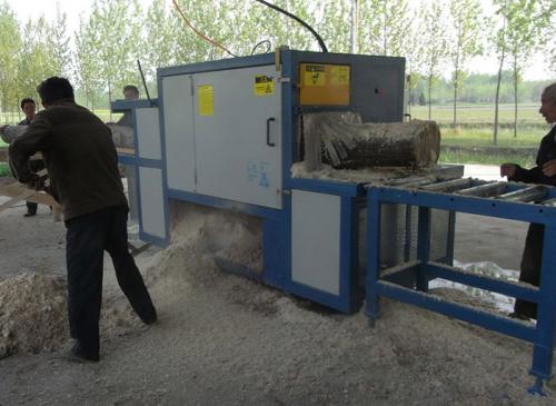 河南省信陽市-鋸400圓木加工現(xiàn)場