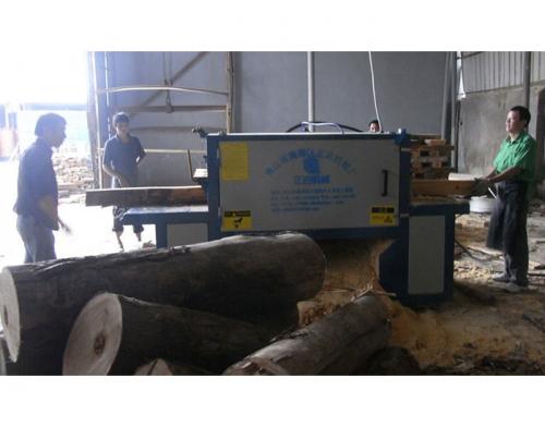 浙江寧波-方木多片鋸--方木200高-500寬-加工現場